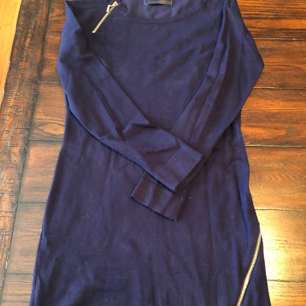Zipper detail dress